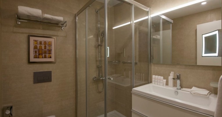 Deluxe Hotel Apartments thumbnail 15